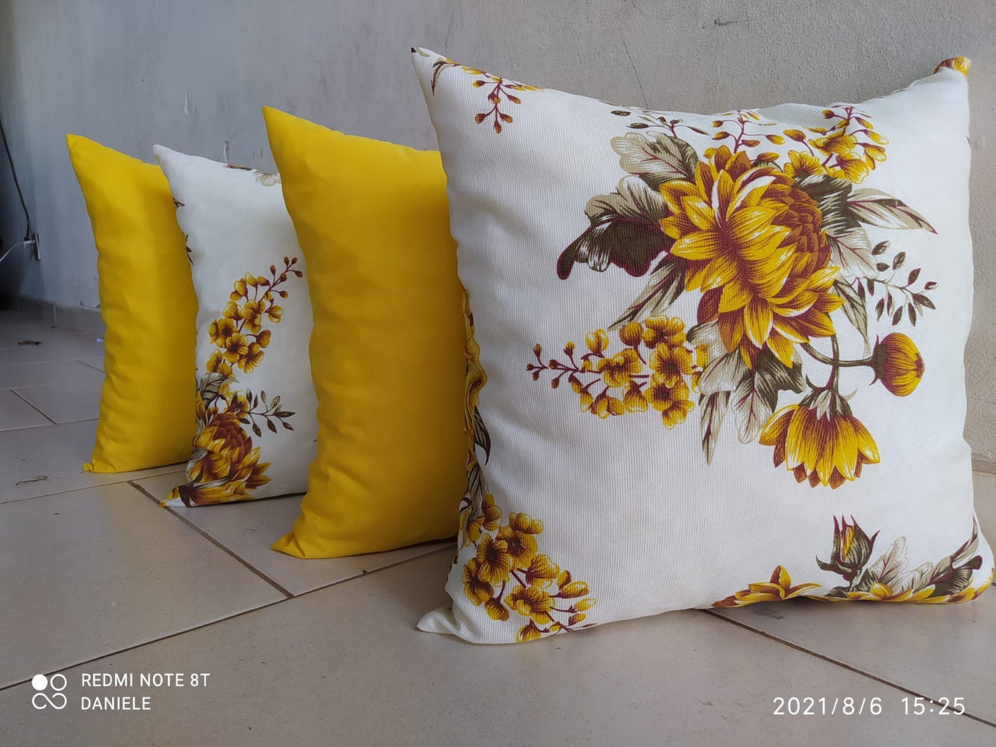Kit 4 Almofadas quadradas, amarelo floral