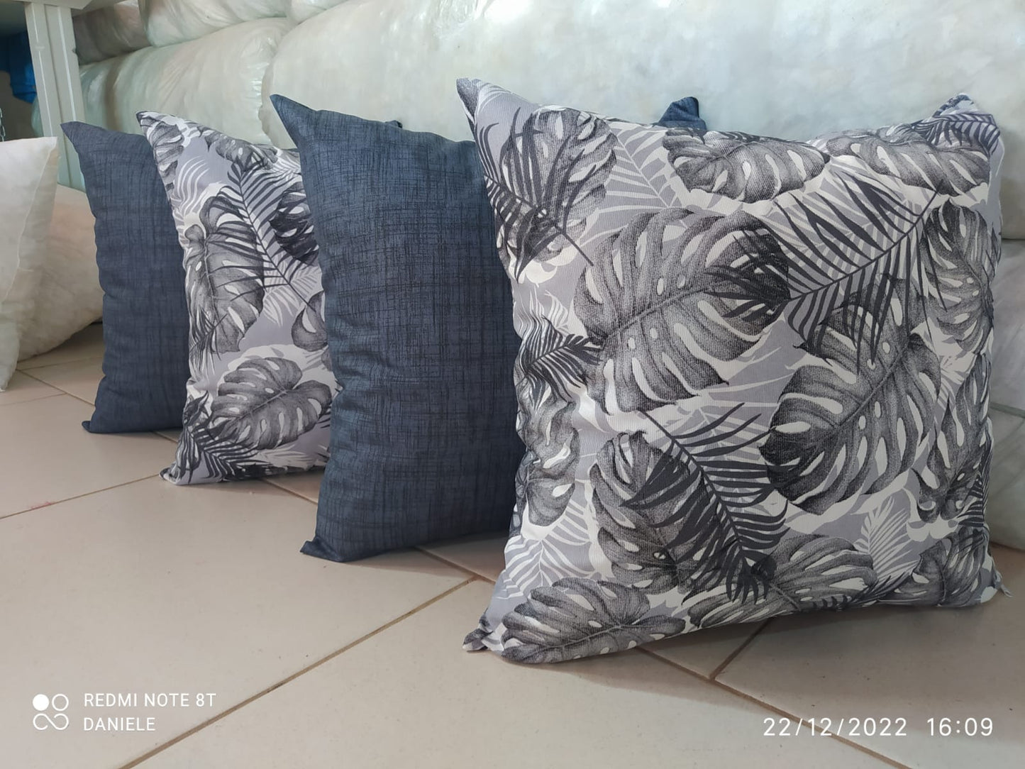 Kit 4 Almofadas quadradas, cinza floral